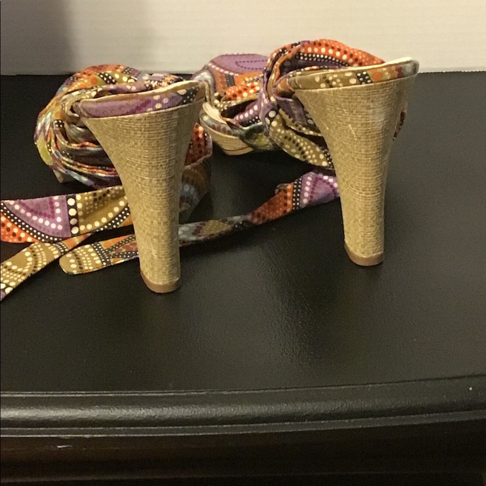 Hot Tomato Women’s Strappy Heel Sandals - Picture 7 of 10